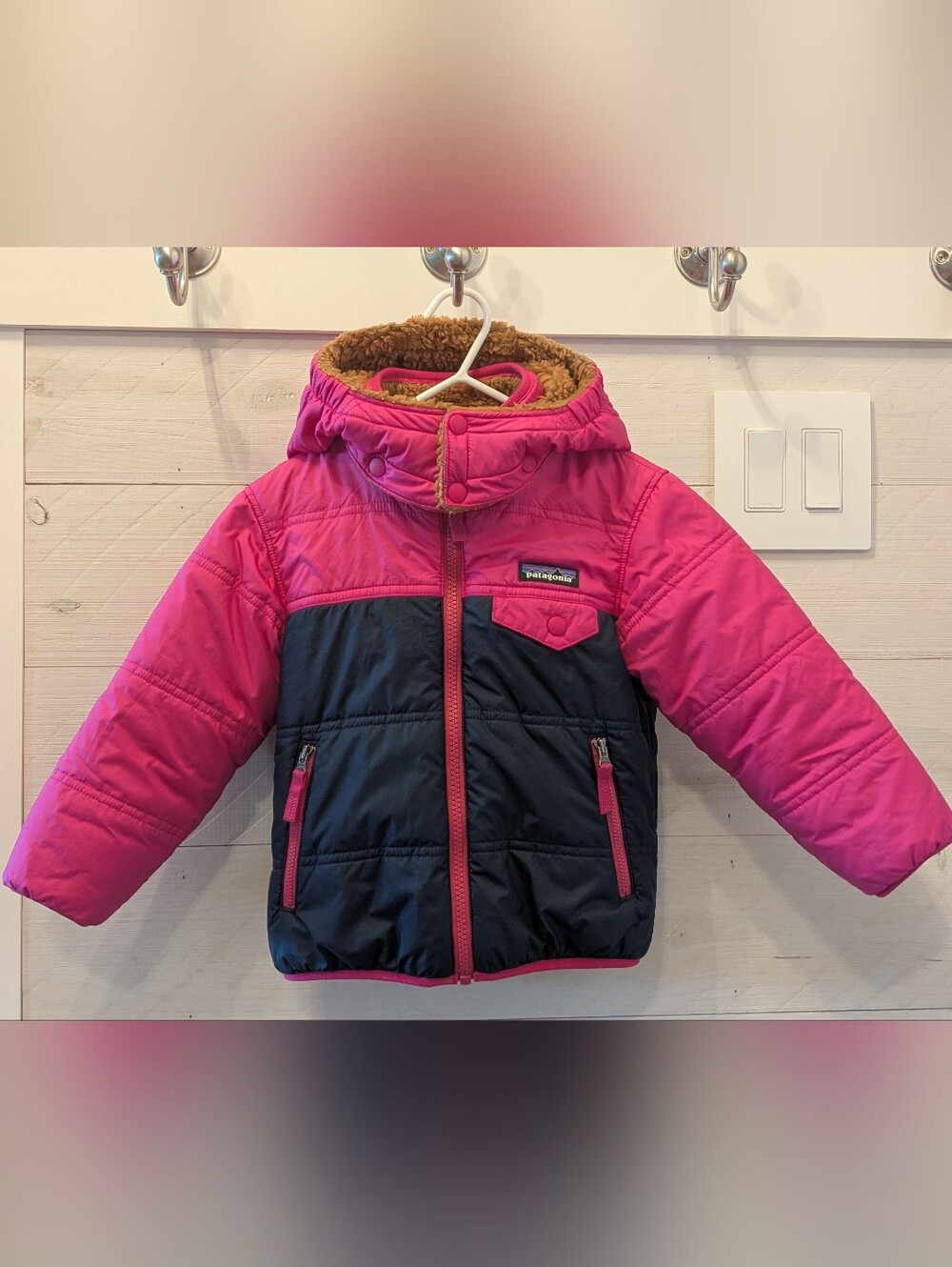 🌄 Patagonia Girl's Reversible Tribbles Hooded Jacket; Size: 3T